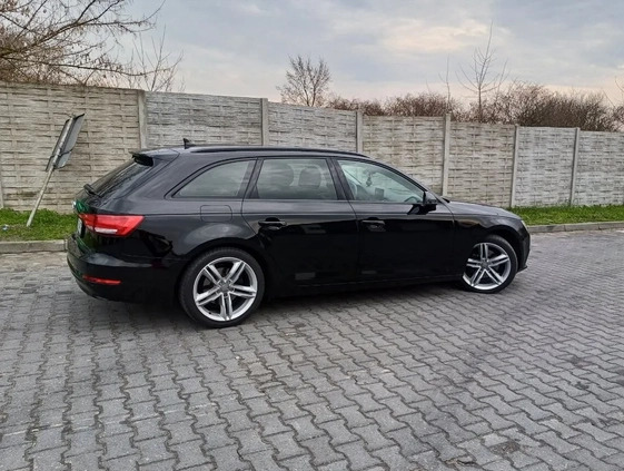 Audi A4 cena 69800 przebieg: 250000, rok produkcji 2016 z Zwoleń małe 277